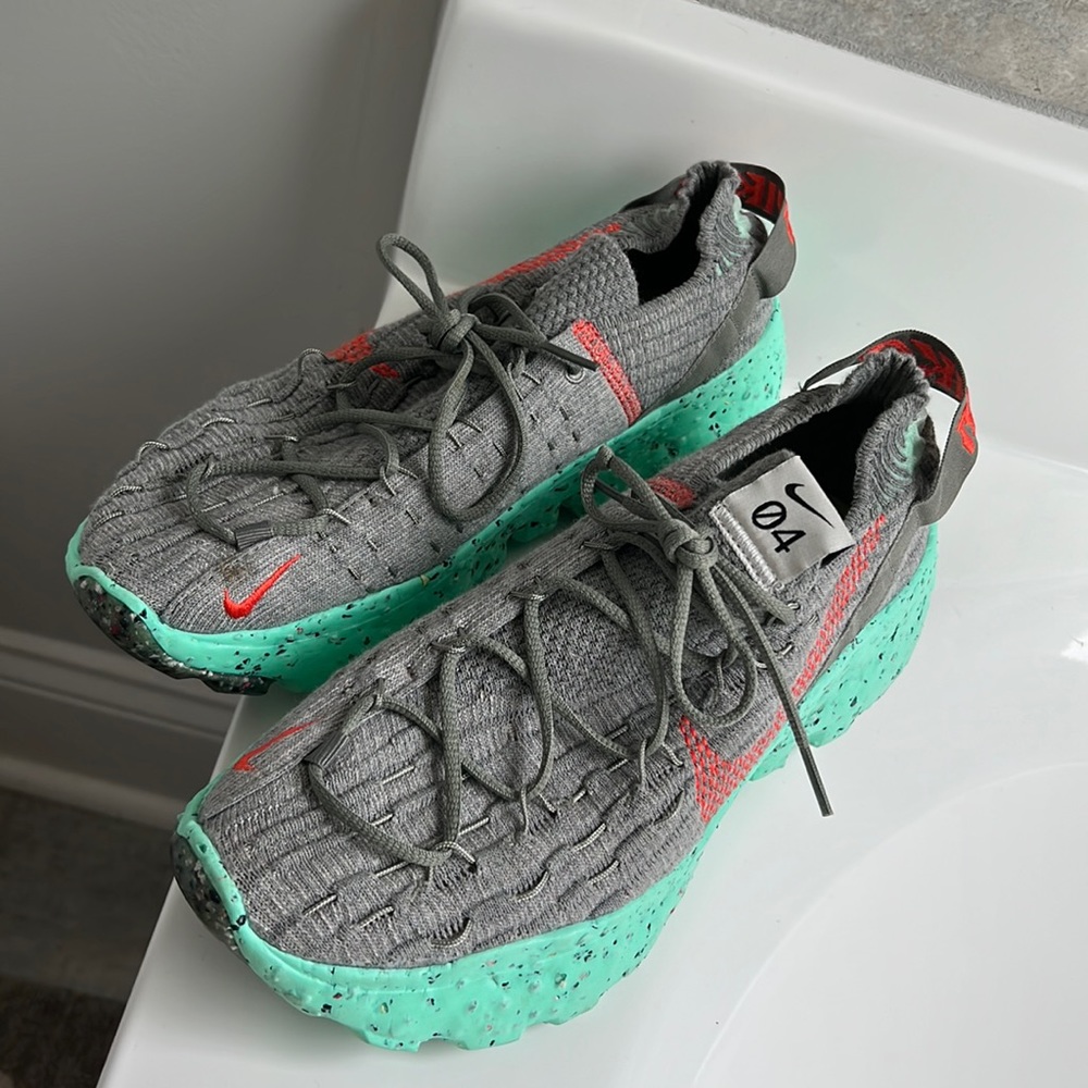 Nike Space Hippie 04  "Green Glow " - Mens US 8.5 Running Shoes Sneakers